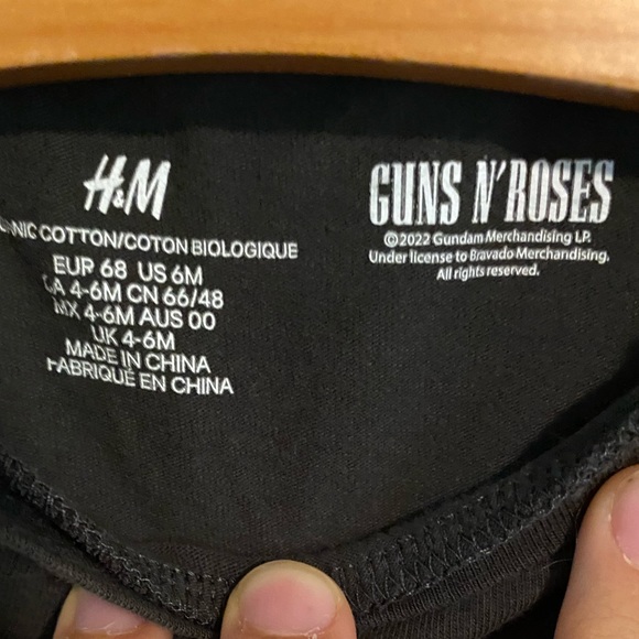 H&M Guns and Roses Set (4-6 Months) - Picture 6 of 9